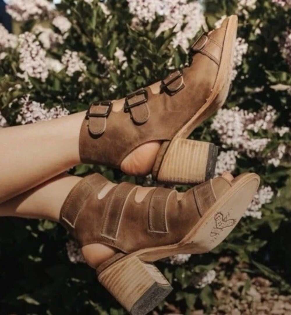 FREEBIRD By Steve Quail leather strappy buckle distressed Shoes Women’s boots 9